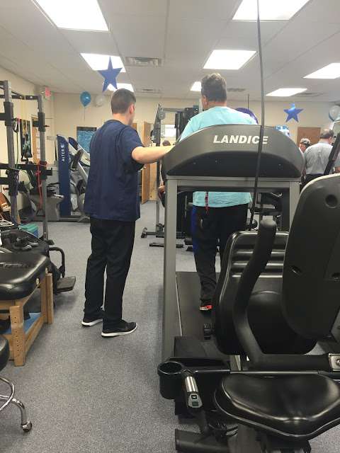 Jobs in Farmingdale Physical Therapy West - reviews